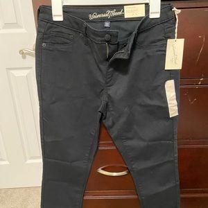 Universal Thread black jeggings, size 8. NWT